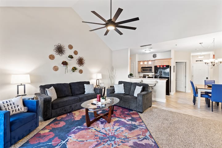 Dream Condo At Newport With Great Location - Lake Ozark, MO