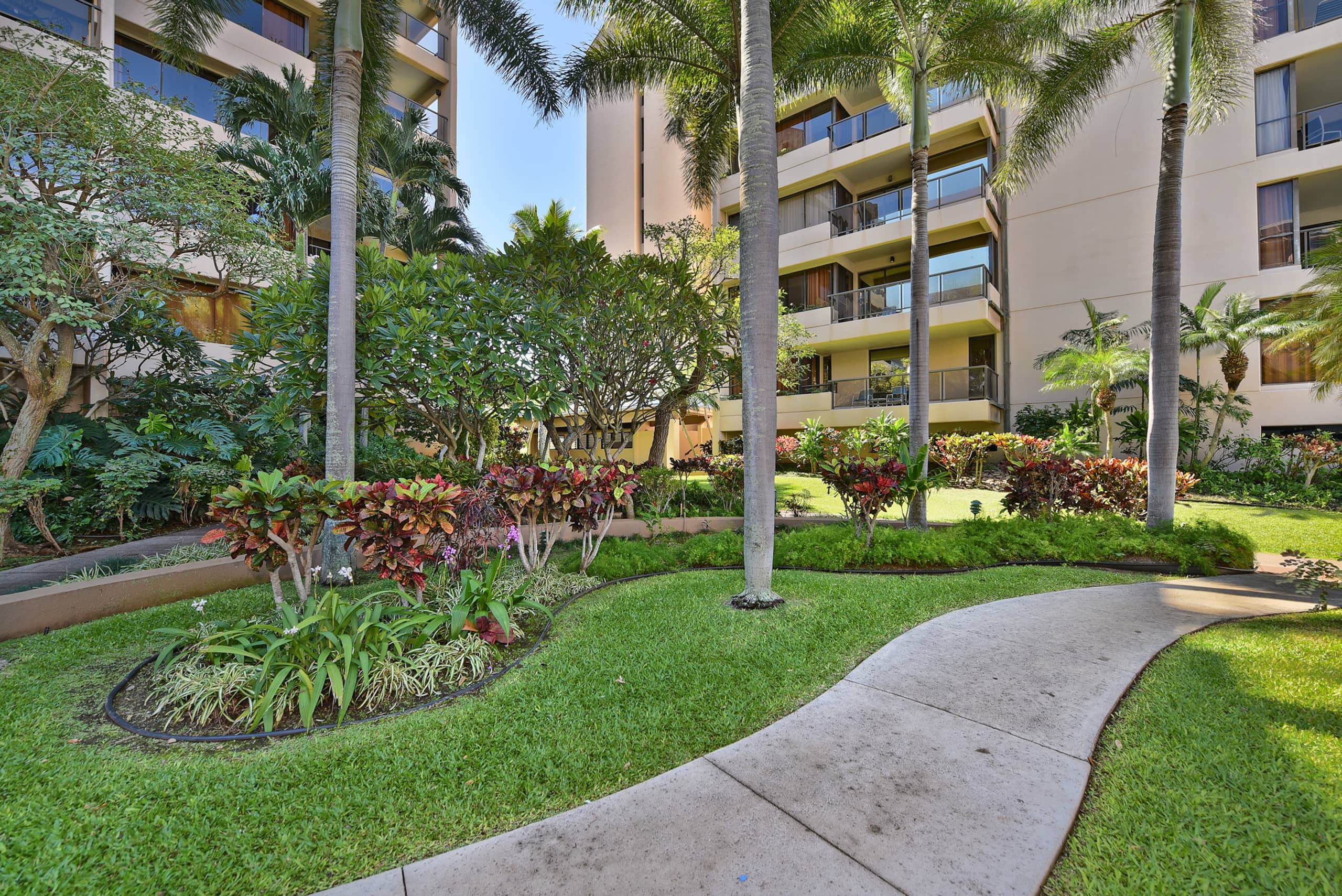 Condo in Lahaina · ★4.64 · 2 bedrooms · 4 beds · 2 private baths - Image 38