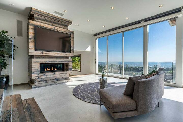 Stunning West Hollywood Hills Villa Unobstructed C gallery image 2