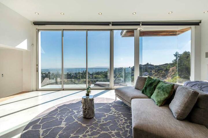 Stunning West Hollywood Hills Villa Unobstructed C gallery image 3