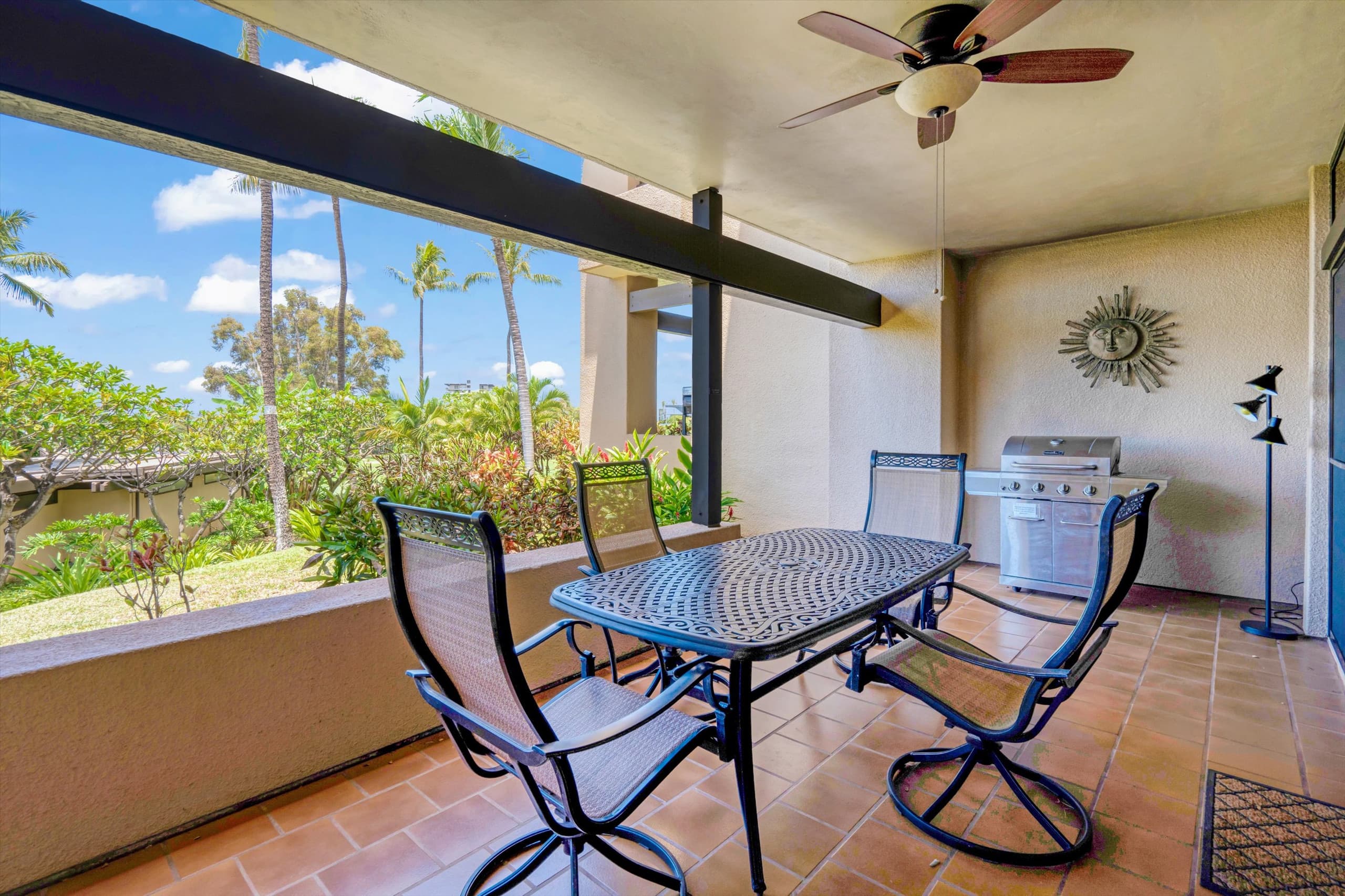 Condo in Lahaina · ★4.89 · 2 bedrooms · 4 beds · 2 baths - Image 11