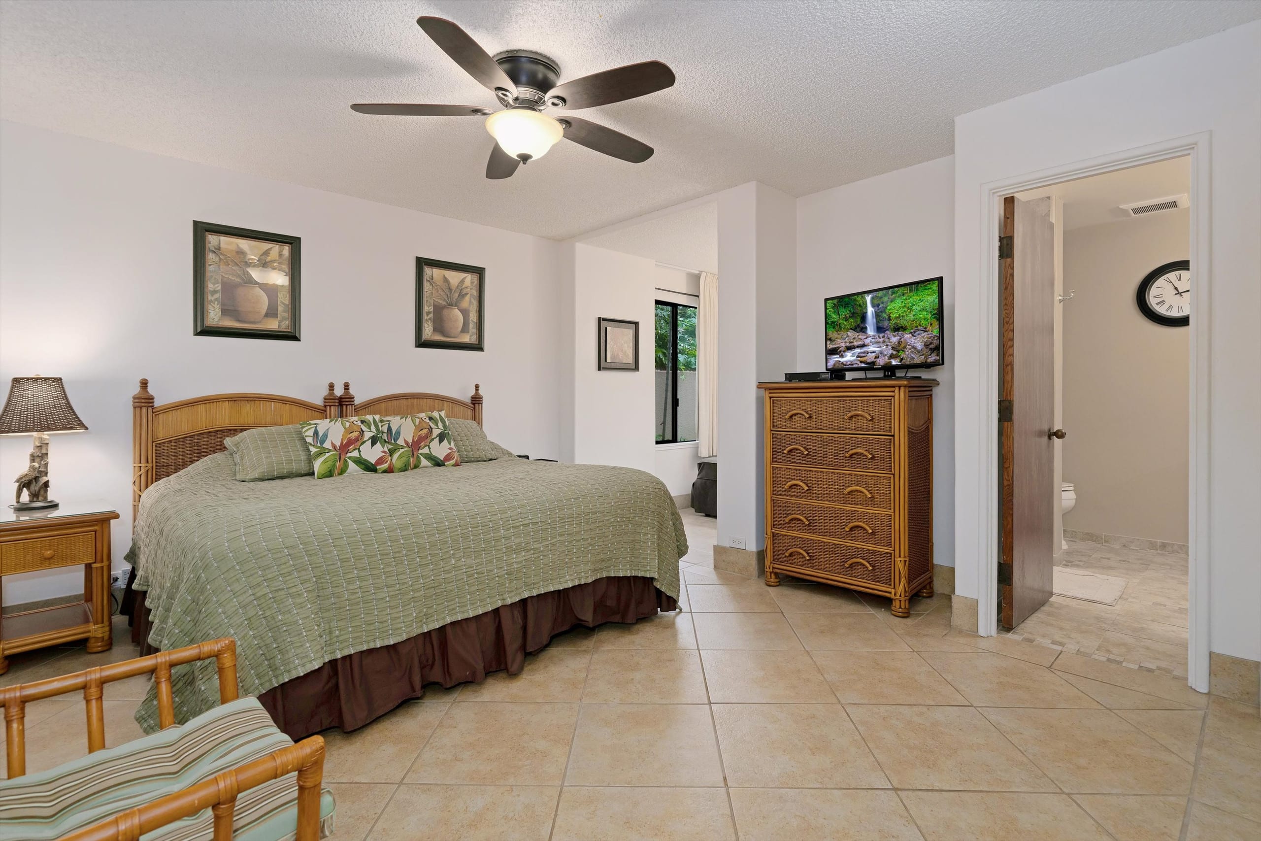 Condo in Lahaina · ★4.89 · 2 bedrooms · 4 beds · 2 baths - Image 21