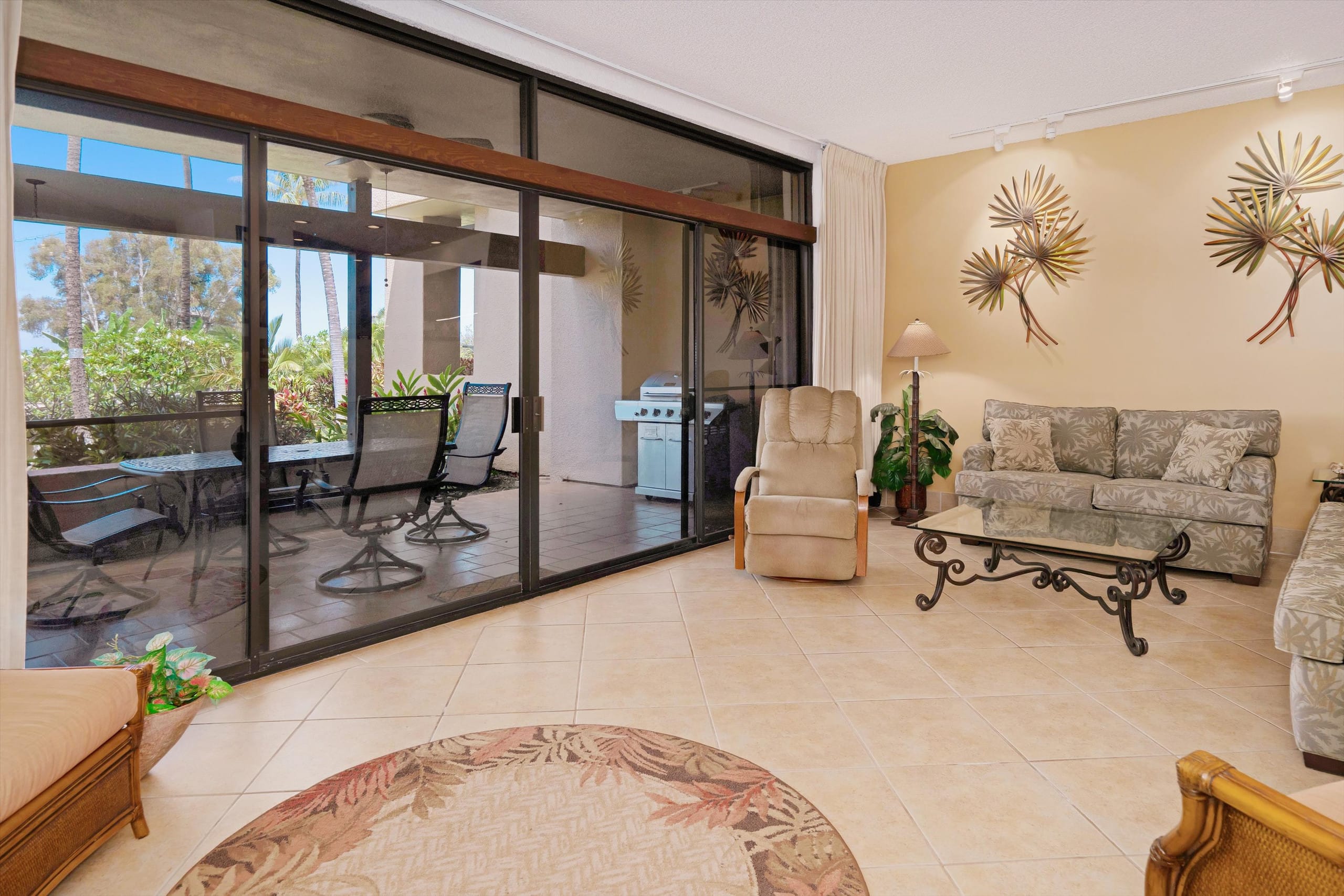 Condo in Lahaina · ★4.89 · 2 bedrooms · 4 beds · 2 baths - Image 10