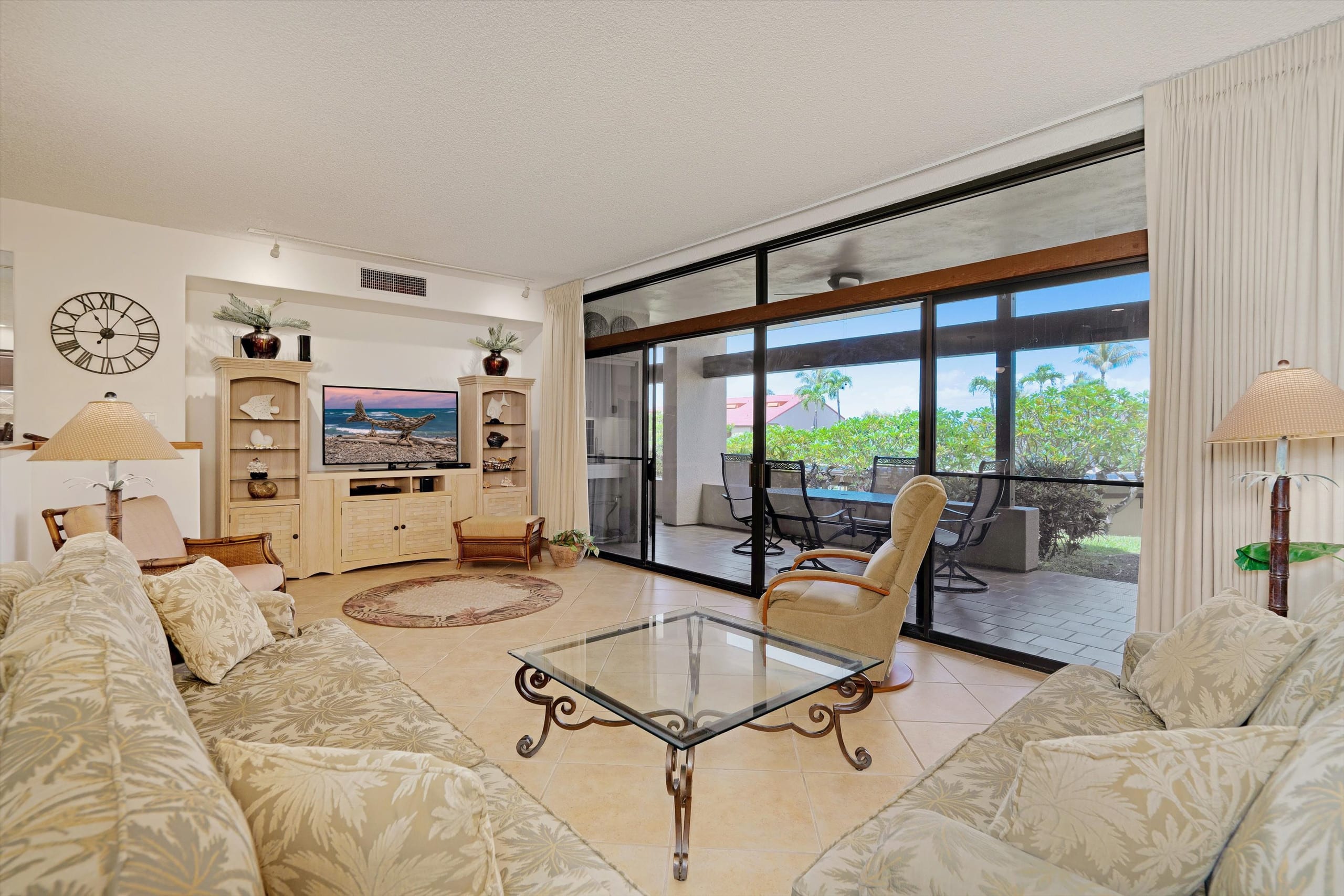 Condo in Lahaina · ★4.89 · 2 bedrooms · 4 beds · 2 baths - Image 8