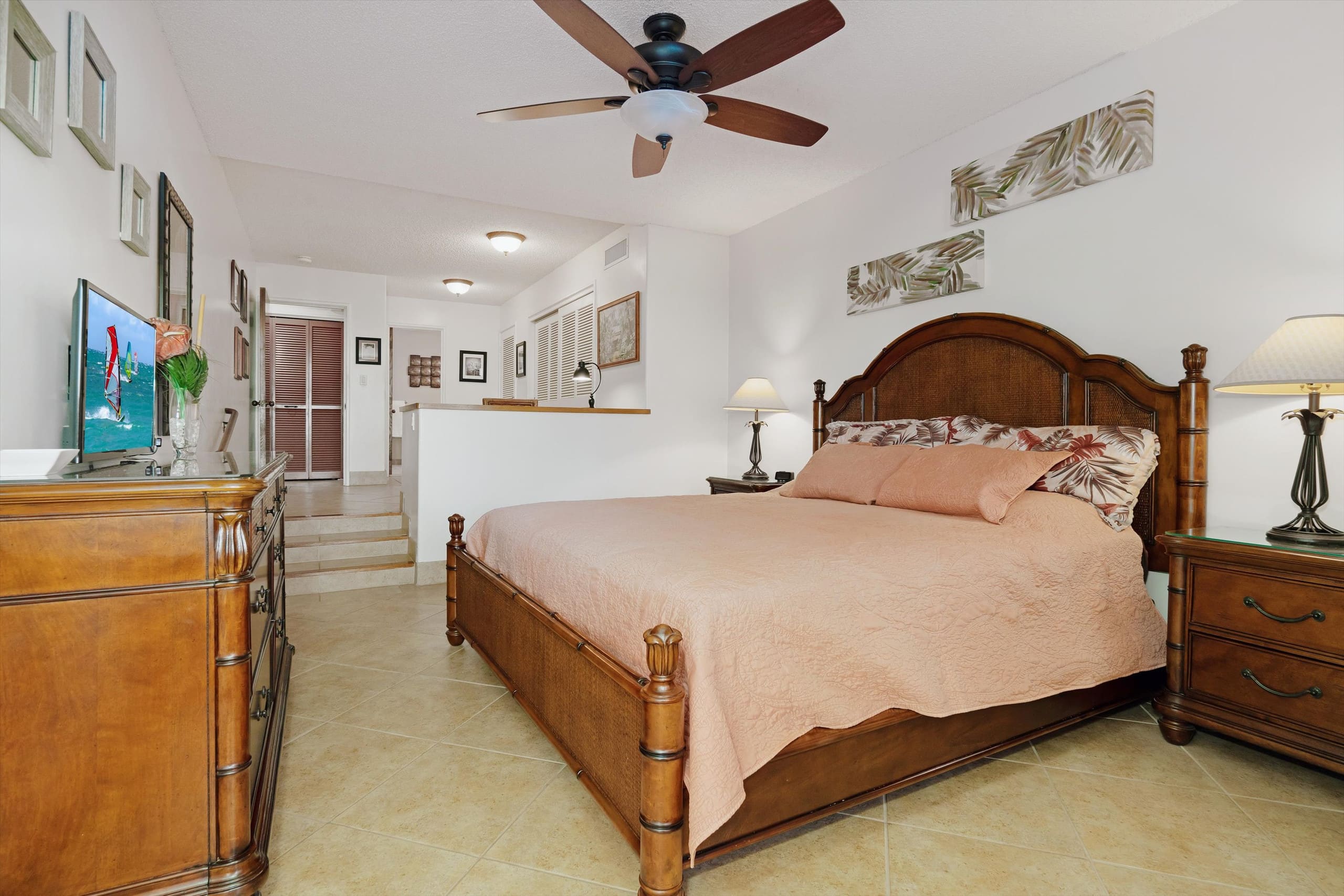 Condo in Lahaina · ★4.89 · 2 bedrooms · 4 beds · 2 baths - Image 18