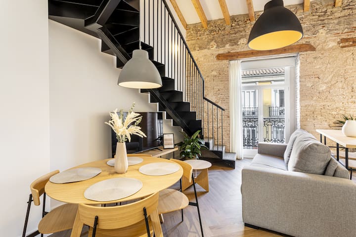 N8. Stunning Duplex in the City Center
