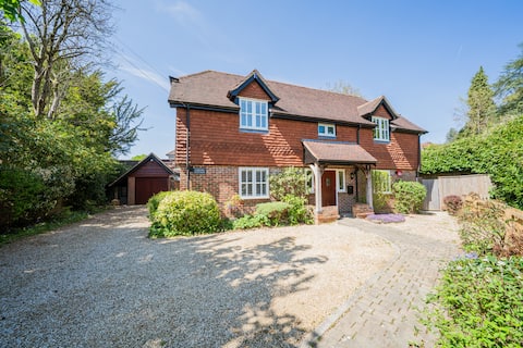 Cornerstone | Hot tub, dog friendly, family home