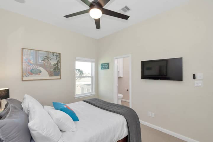 Krevat me madhësi të plotë - televizor inteligjent 32"