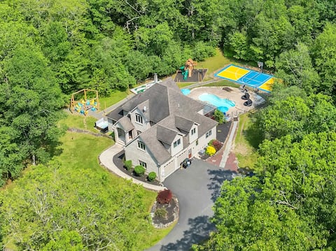 Sleeps 14! Pool Hot Tub Sauna Pickleball Arcade