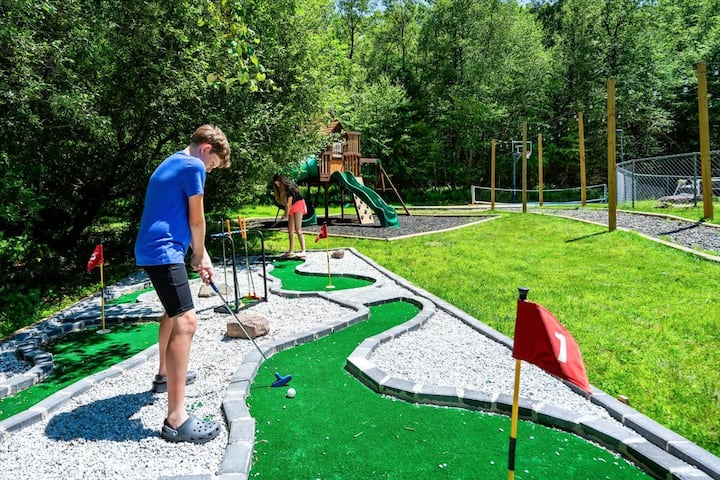 Sleeps 14! Pool Hot Tub Sauna Pickleball Arcade