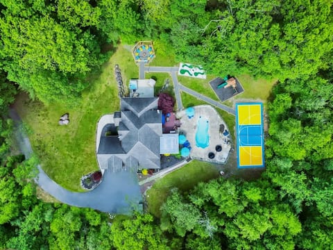 Sleeps 14! Pool Hot Tub Sauna Pickleball Arcade