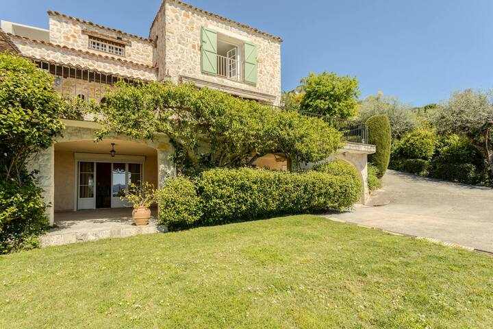 Golfe Conciergerie managed Airbnb listing 1