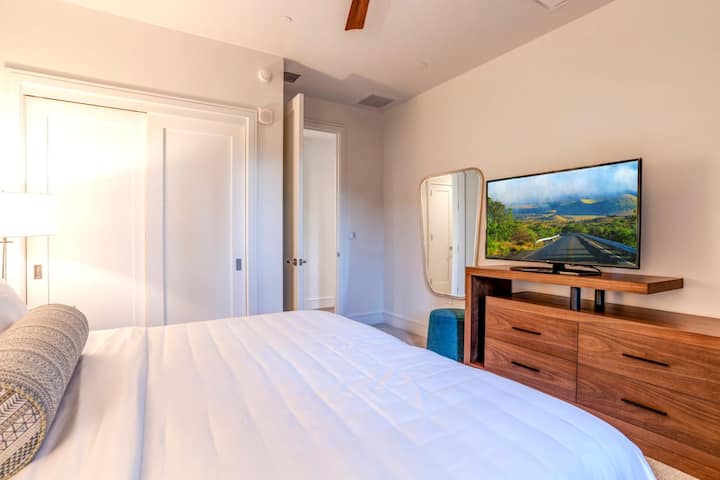 HKL-12A Rilassati nella tua isola con biancheria da letto morbida e arredi eleganti