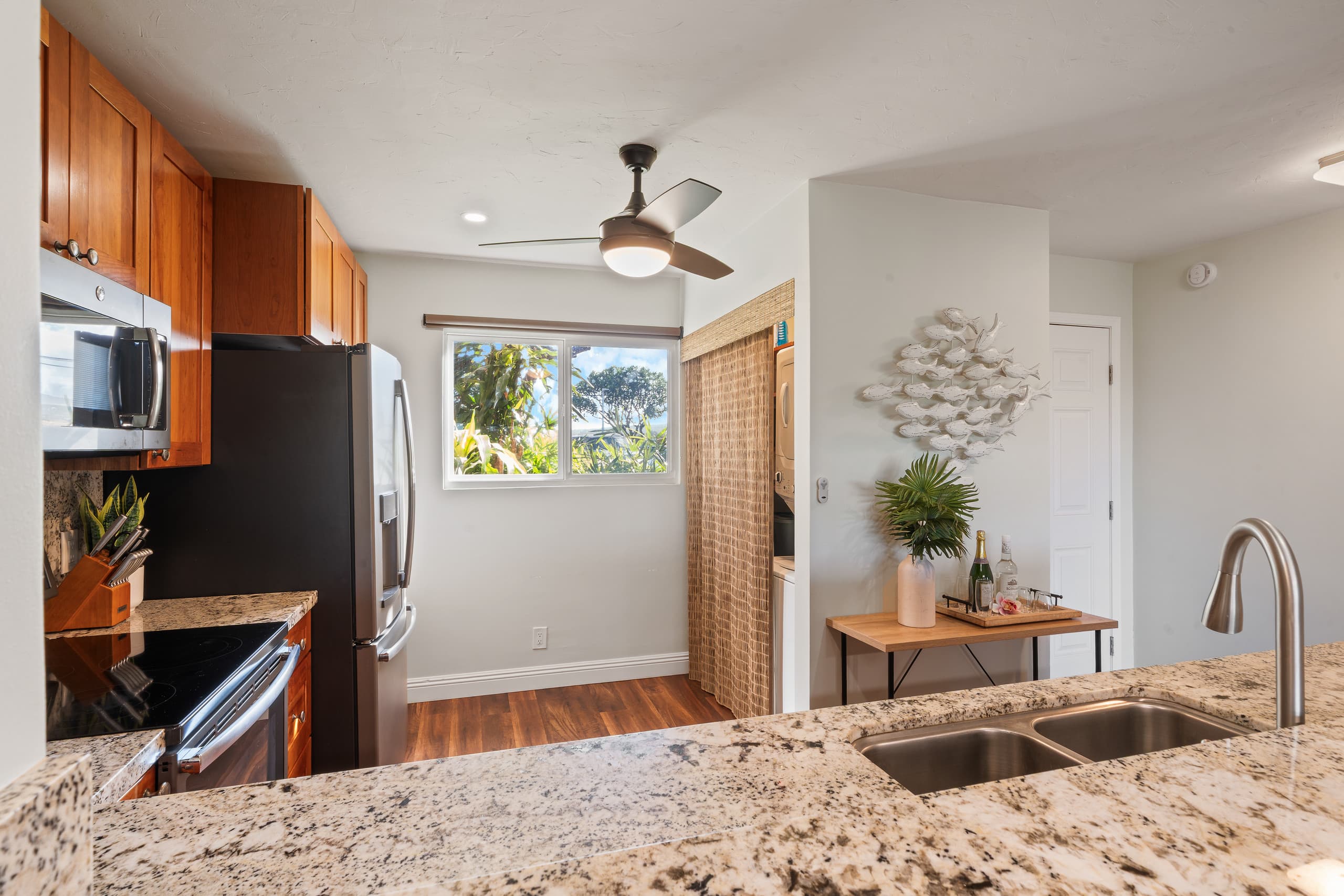 Condo in Lahaina · ★5.0 · 2 bedrooms · 3 beds · 2 baths - Image 10