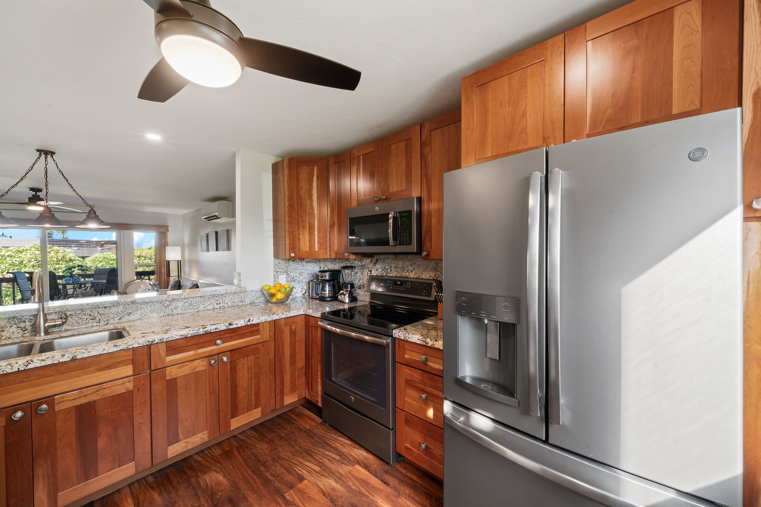 Condo in Lahaina · ★5.0 · 2 bedrooms · 3 beds · 2 baths - Image 12