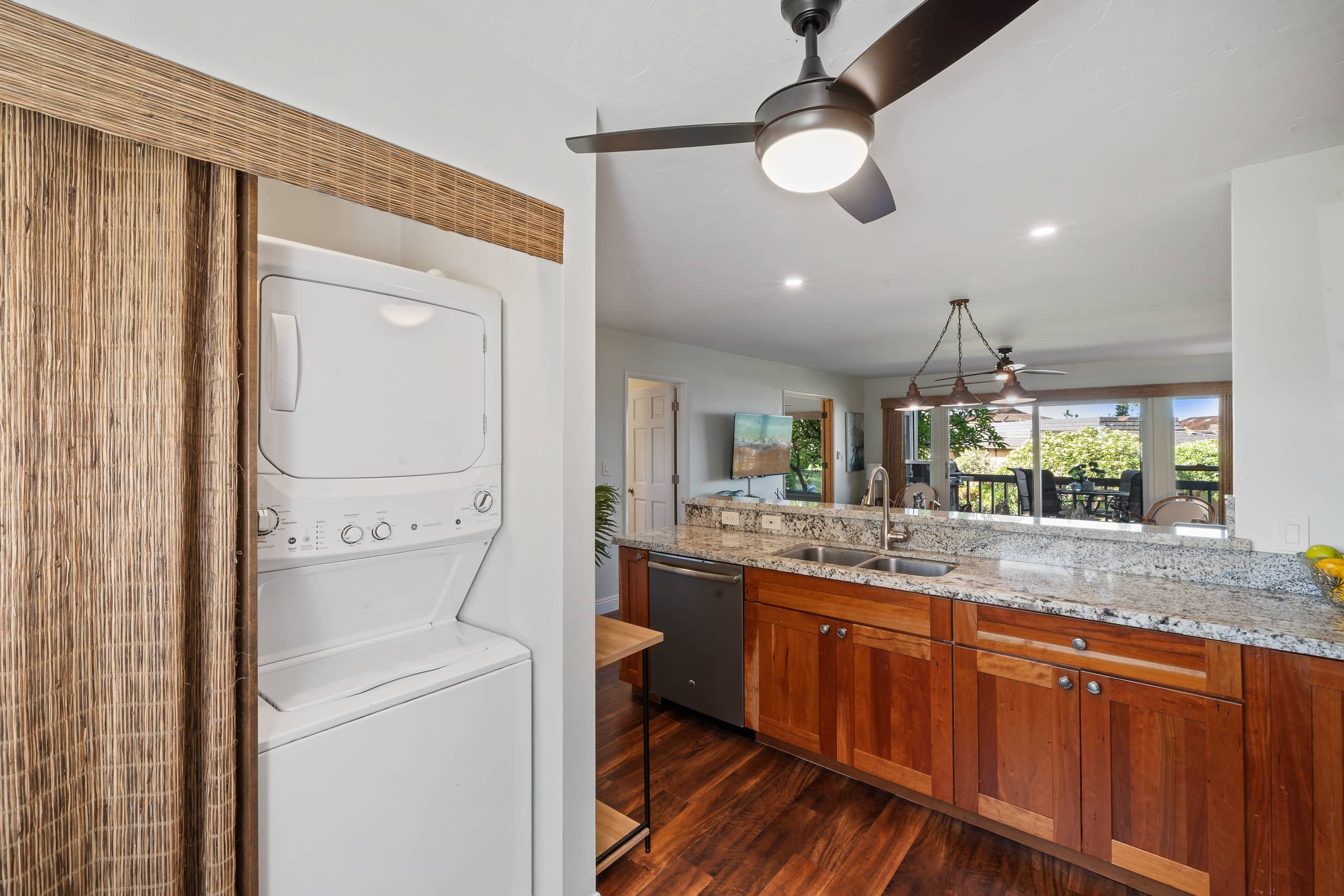 Condo in Lahaina · ★5.0 · 2 bedrooms · 3 beds · 2 baths - Image 38