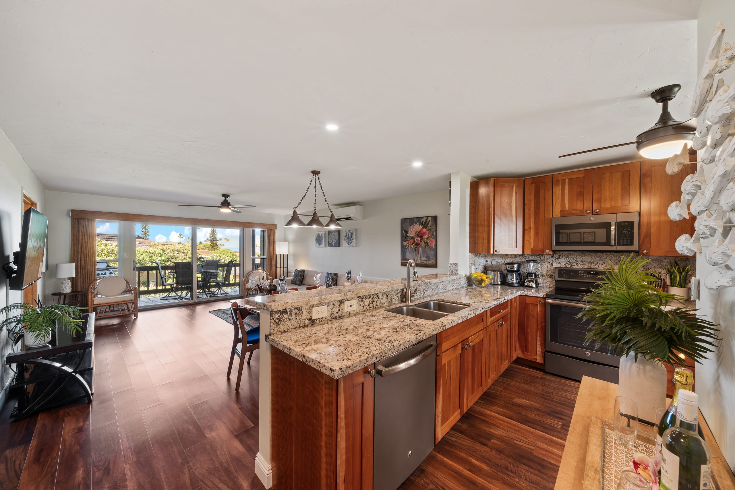 Condo in Lahaina · ★5.0 · 2 bedrooms · 3 beds · 2 baths - Image 11