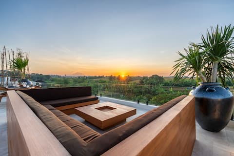 3 Bdr Canggu River Villa With Ricefield View