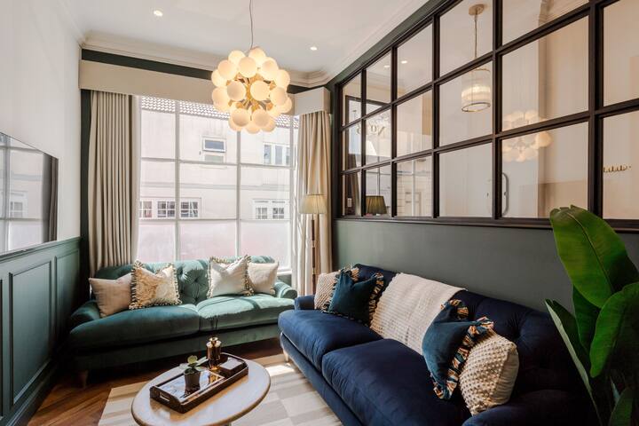 5 Bedroom House | The Clifton Residence gallery image 3