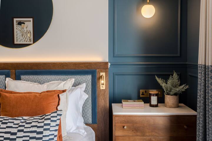 5 Bedroom House | The Clifton Residence gallery image 4