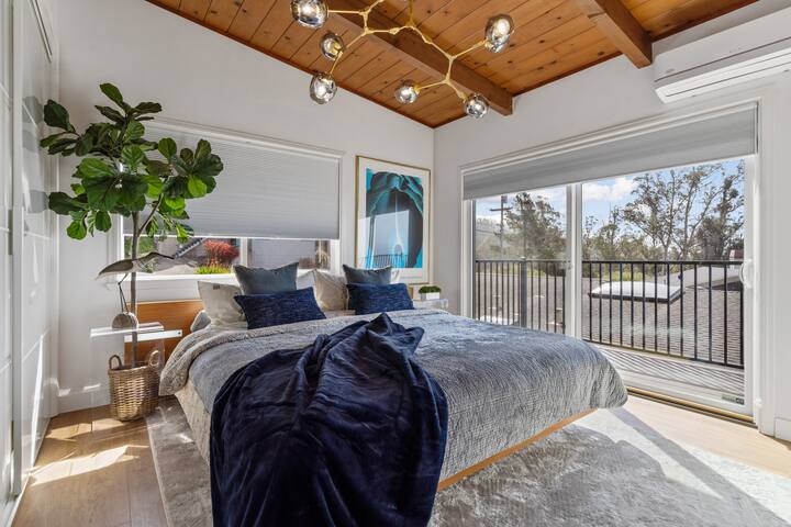 New! Serene Oceanview Escape with Expansive Deck gallery image 3