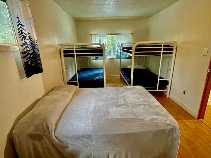 上层-卧室2 （可住6人）