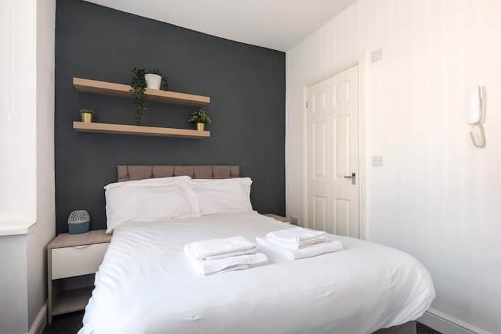 Fabulous 4 Bedroom House With Garden In Doncaster - 돈커스터