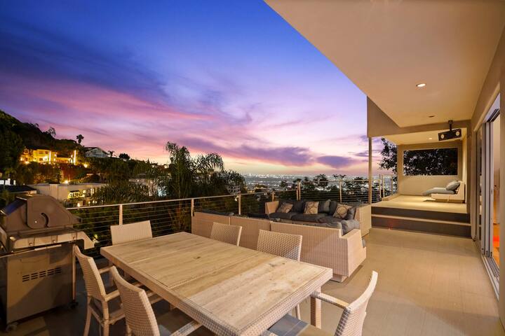SunsetStrip 5BR Villa Stunning Views Rooftop Decks gallery image 2