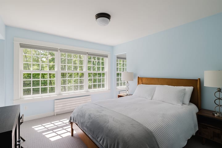 客卧3，配备标准双人床和套内卫生间