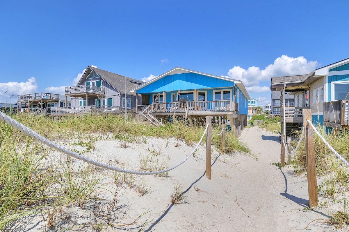 Afternoon Delight: Oceanfront, Dog-friendly Home
