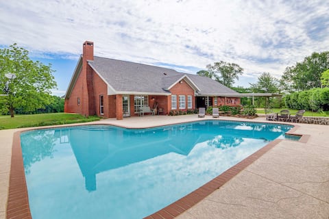 Tranquil Family Retreat: 4 Mi to Dtwn Winnsboro!