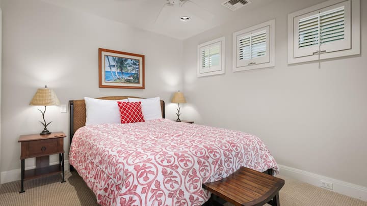 غرفة نوم الضيوف الثالثة في الطابق العلوي - سرير بحجم كوين