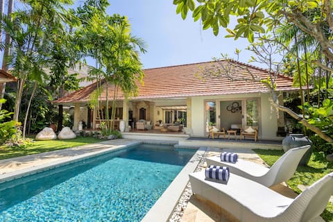 Delicate 2BR Villa with Lush Garden in Sanur