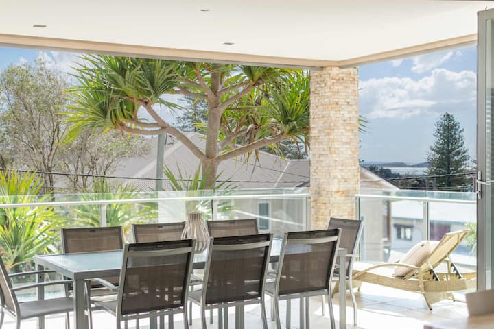 Zinc One - Oceanstays - Ocean Views - Yamba