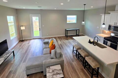 Top performing Airbnb: Family Stay Near NRG, TMC and Downtown in Eastex Jensen Area