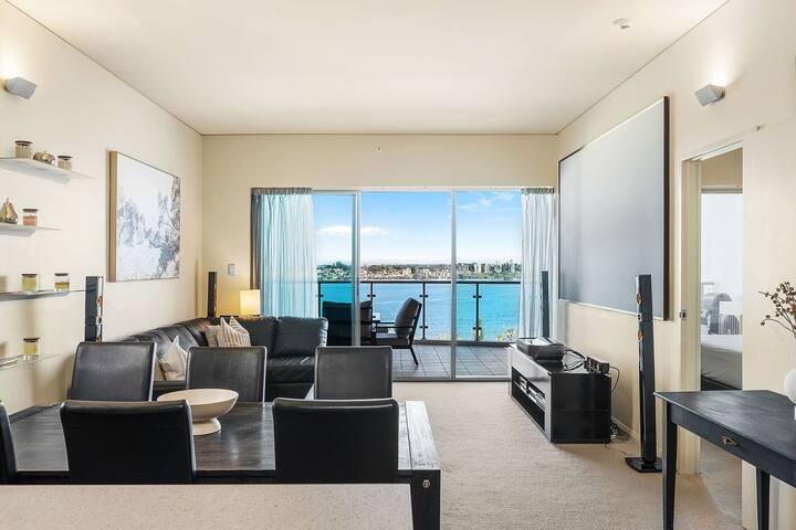 City Retreat with Stunning River Views