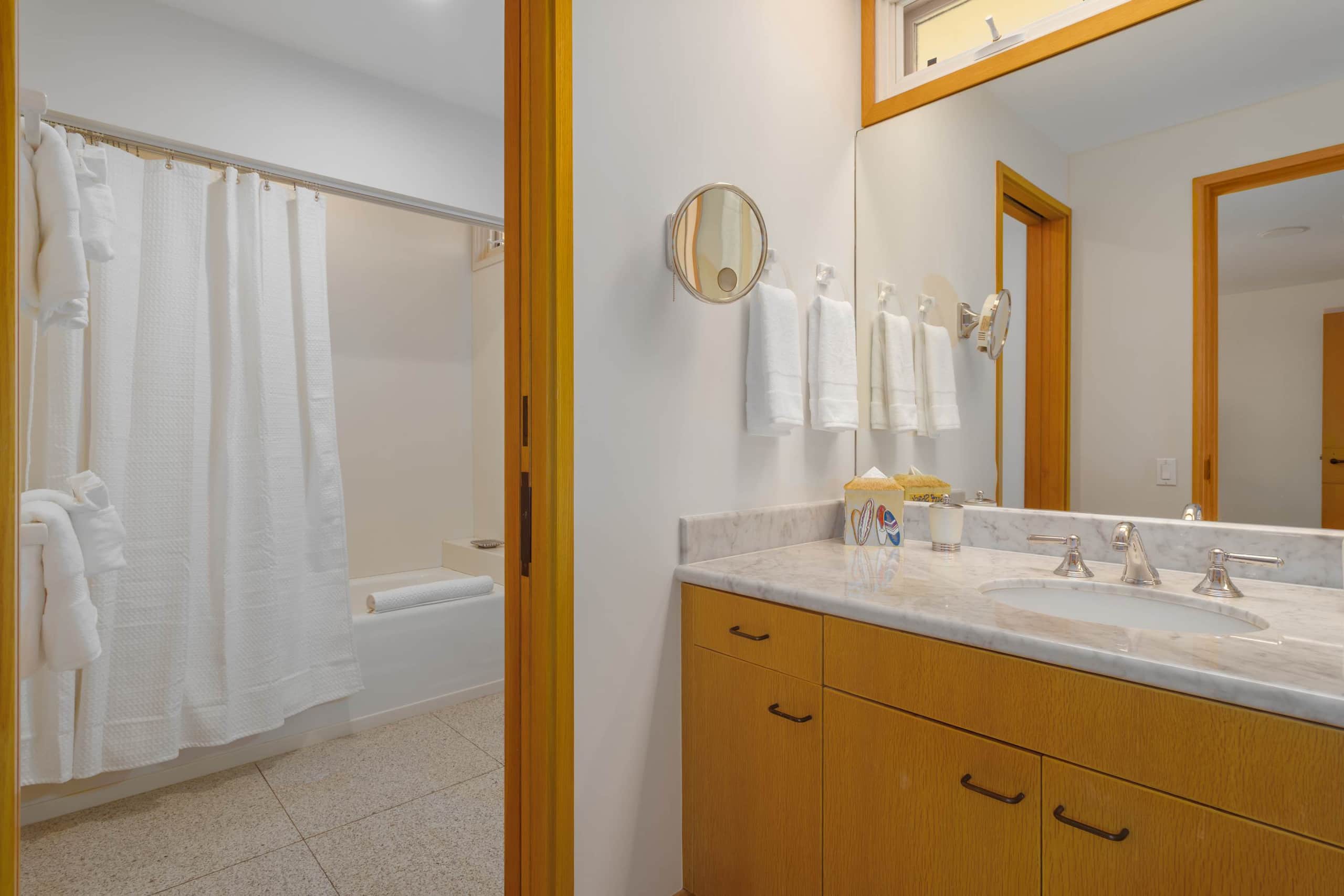 Home in Waimea · ★5.0 · 4 bedrooms · 4 beds · 3.5 baths - Image 7