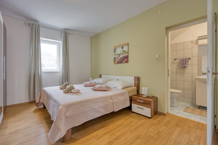 Основна спалня