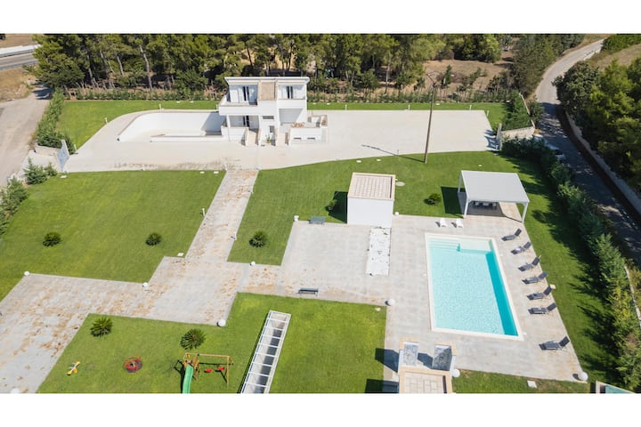 Cristal Retreat Pool & Padel - By Happy Rentals - Galatina