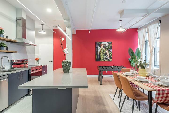 Upscale BUT Authentic- Sleeps 8- 2 bathrooms- Fuss gallery image 3