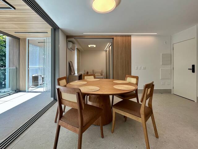 Exclusive apartment with balcony in Leblon gallery image 4