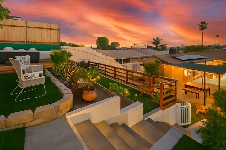 EPIC Sunsets | 1 mile to Ocean Beach | Hot Tub