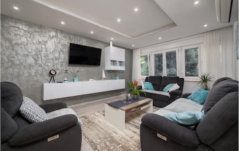 Amazing apartment in Pula with WiFi