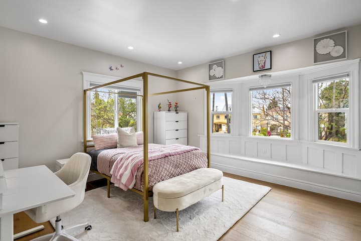 غرفة نوم 4 بسرير كامل