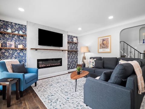 Game Room - Bar - Sleeps 9 - Near Cleveland