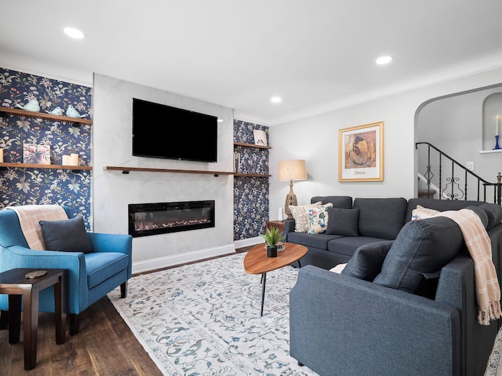 Game Room - Bar - Sleeps 9 - Near Cleveland
