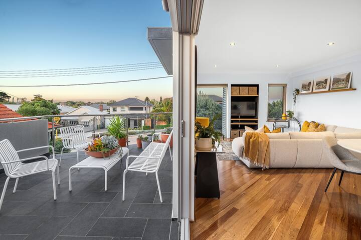 Designer Luxury 3BRD – Epic Views – South Perth gallery image 4