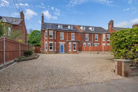 8 Bed in Fakenham (oc-o30437)