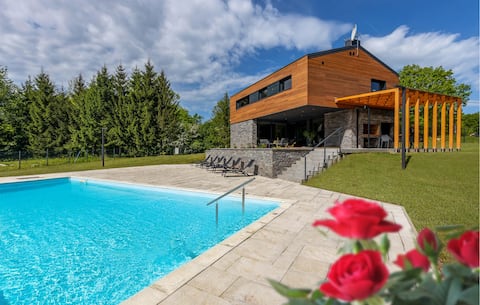 Stunning home in Slunj