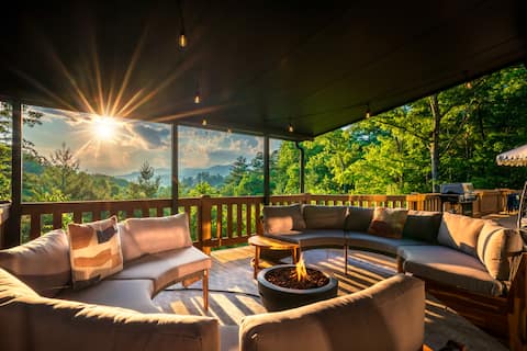 New! Views|2 Game Rooms| Hot Tub| Sauna